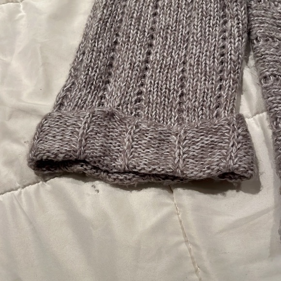 sweater - Picture 5 of 5